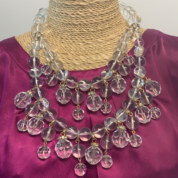 J. Crew festive clear and gold tone noticed two beads have cracks - Picture 3 of 9